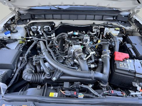 New 2025 Ford Bronco Badlands image 9