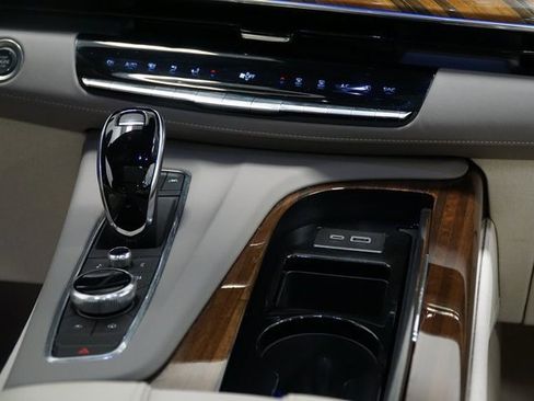 Used 2024 Cadillac Escalade Sport Platinum w/ LPO, ONYX Package image 13