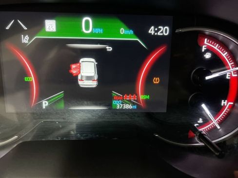 Used 2025 Toyota RAV4 XLE FWD image 13