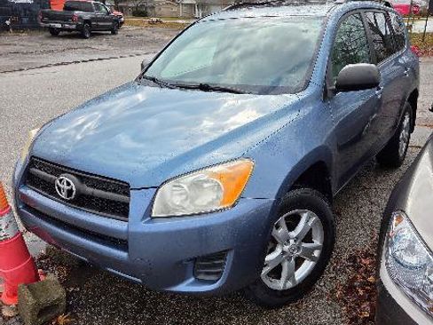 Used 2012 Toyota RAV4 FWD w/ Upgrade Value Pkg image 2