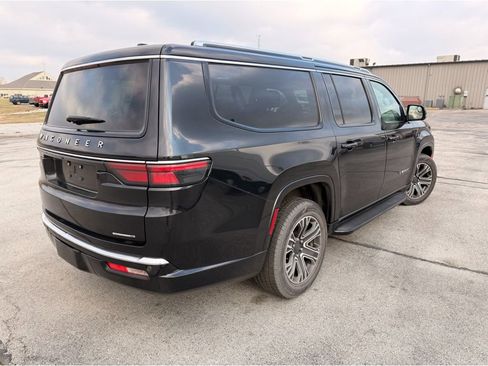 Used 2024 Jeep Wagoneer L Series II w/ Flexible Seating Group image 3