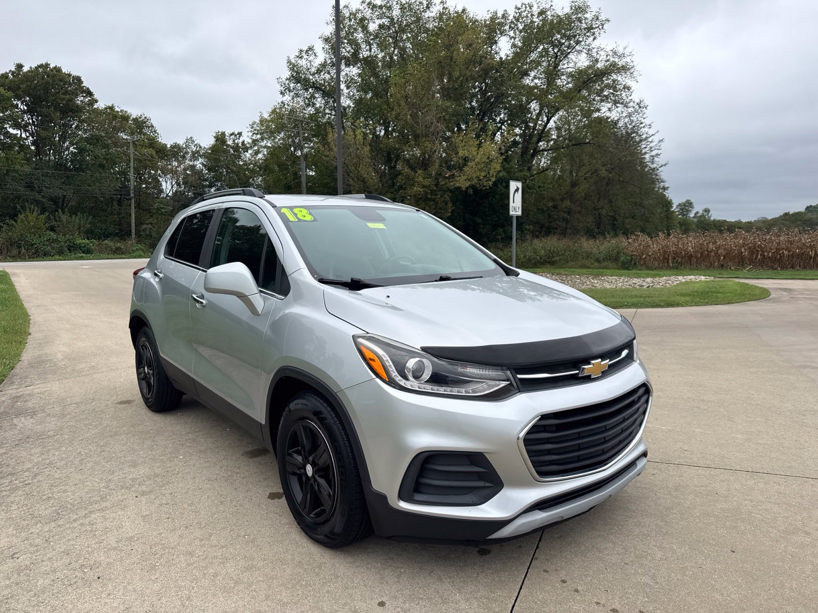 Used 2018 Chevrolet Trax LT w/ LT Convenience Package FWD image 3
