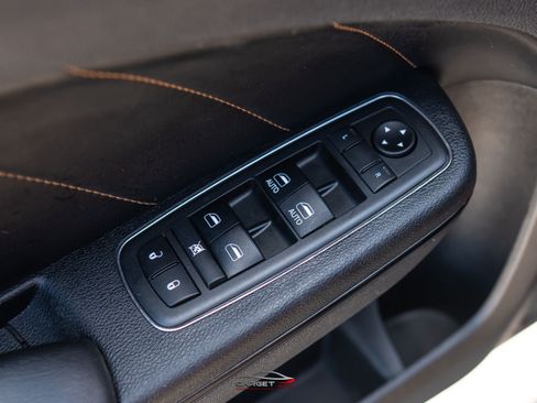 Used 2018 Dodge Charger R/T RWD image 38