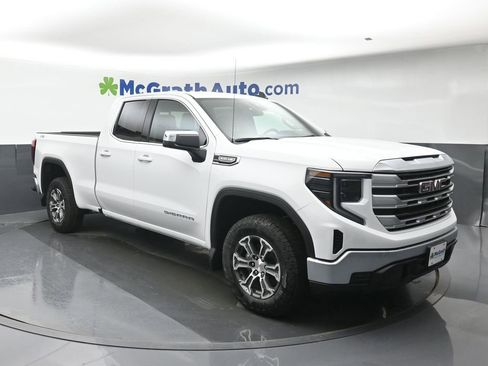 New 2026 GMC Sierra 1500 SLE image 2