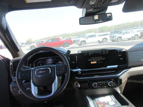 New 2026 GMC Sierra 2500 SLT w/ SLT Premium Package image 17