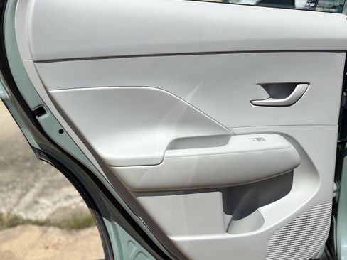 Used 2025 Hyundai Kona SE AWD/4WD image 19