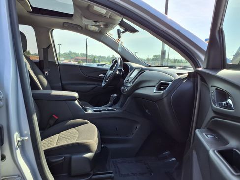 Used 2018 Chevrolet Equinox LT FWD image 25