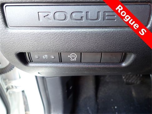 Used 2023 Nissan Rogue S image 22