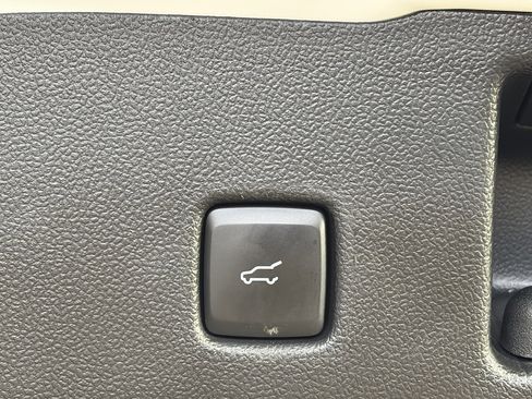 Used 2022 Ford Escape SEL image 15