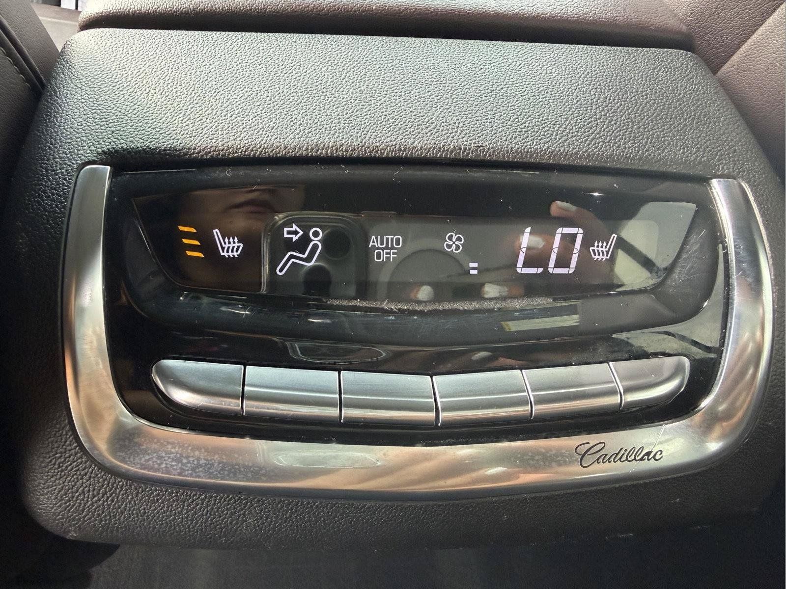 Used 2023 Cadillac XT6 Premium Luxury AWD/4WD image 13