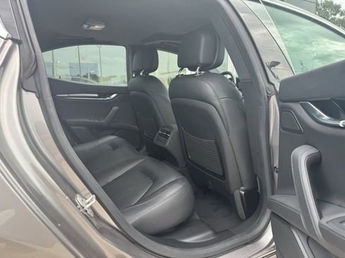 Used 2021 Maserati Ghibli S image 8