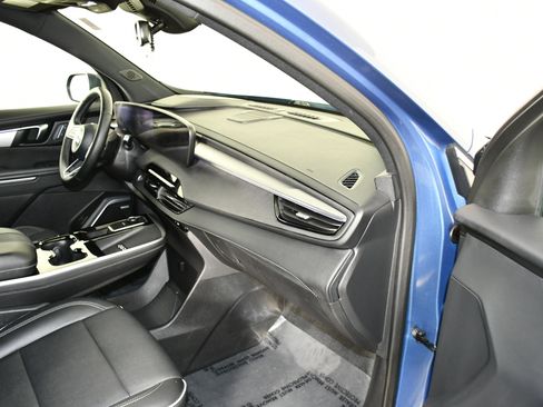 Used 2025 Buick Enclave Preferred image 40