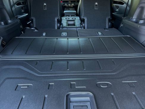 New 2025 Honda Pilot EX-L image 16