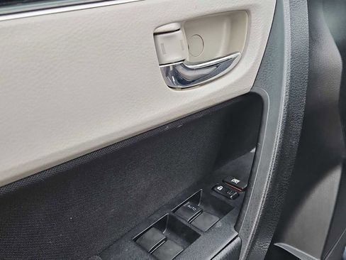 Used 2017 Toyota Corolla LE image 16