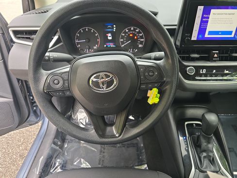 Used 2025 Toyota Corolla LE FWD image 15