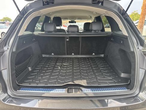 Used 2021 Mercedes-Benz GLC 300 image 8