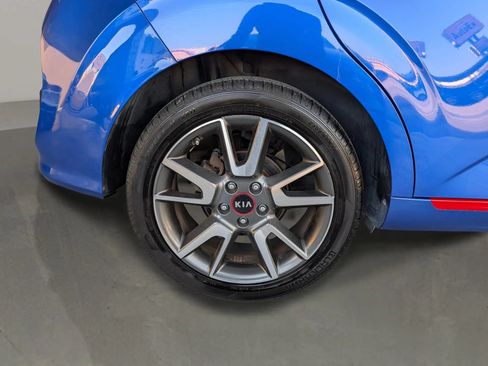 Used 2021 Kia Soul GT-Line FWD image 11