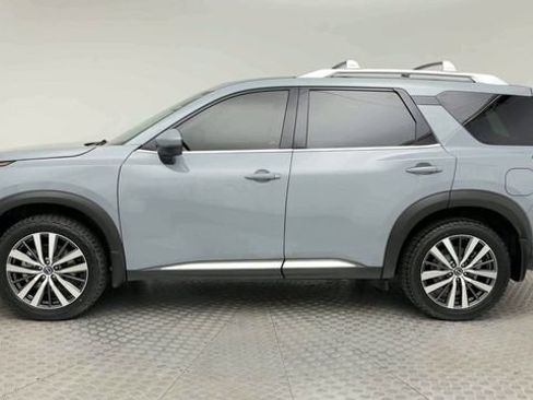 Used 2022 Nissan Pathfinder Platinum w/ Cargo Package AWD/4WD image 5