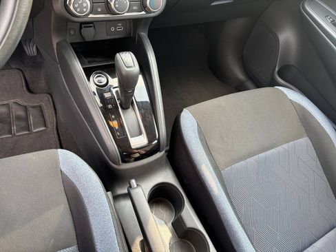 Used 2025 Nissan Versa SV FWD image 39