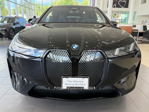 Used 2026 BMW iX xDrive45 w/ Premium Package AWD/4WD image 8