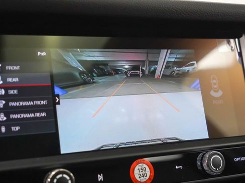 Certified 2026 Porsche Macan AWD/4WD image 31