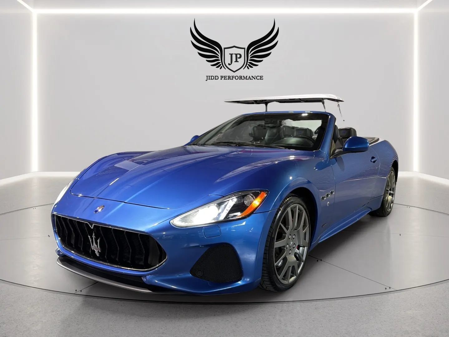 Used 2018 Maserati GranTurismo Sport RWD image 43