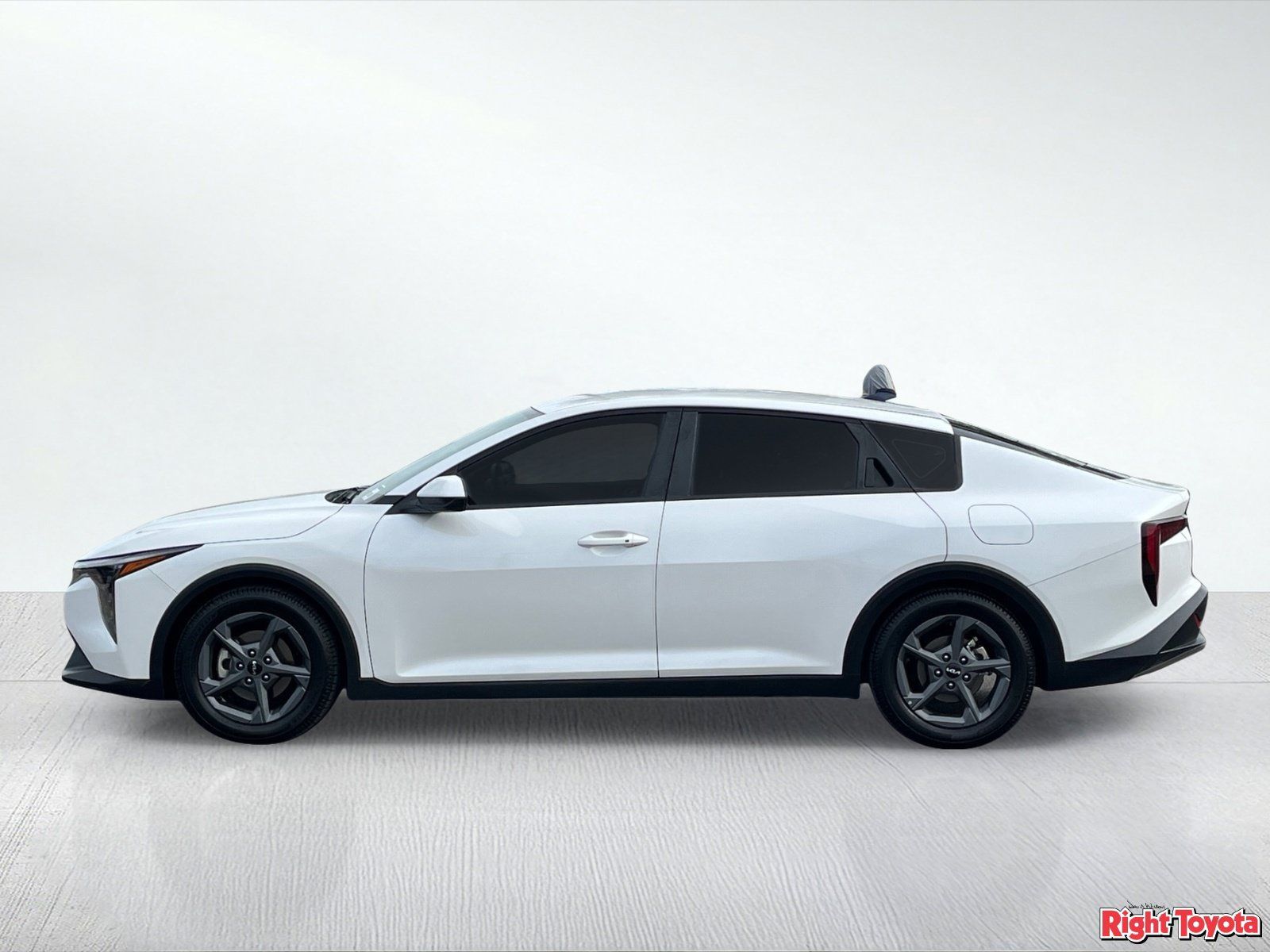 Used 2025 Kia K4 FWD image 3