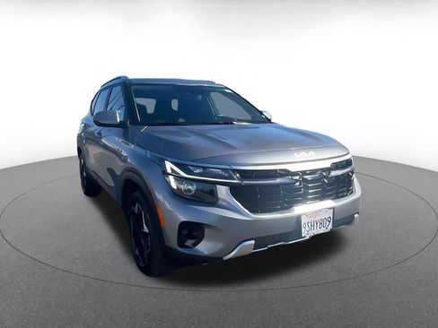 Used 2025 Kia Seltos S FWD image 3