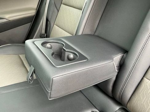 Used 2025 Chevrolet Equinox LT w/ Convenience Package II AWD/4WD image 34