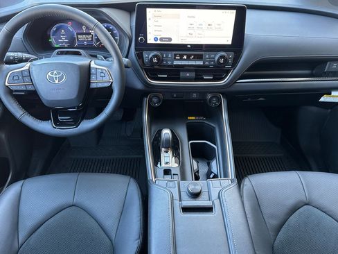 Certified 2025 Toyota Grand Highlander AWD Hybrid image 18