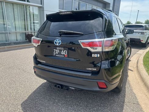 Used 2015 Toyota Highlander Limited Platinum AWD/4WD image 18