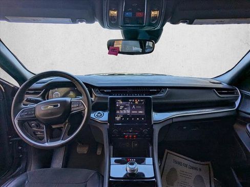 Used 2023 Jeep Grand Cherokee Altitude image 12