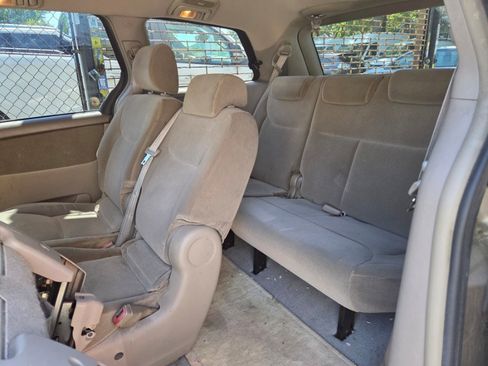Used 2004 Toyota Sienna LE FWD image 9