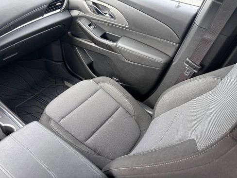 Certified 2023 Chevrolet Traverse LT FWD image 16