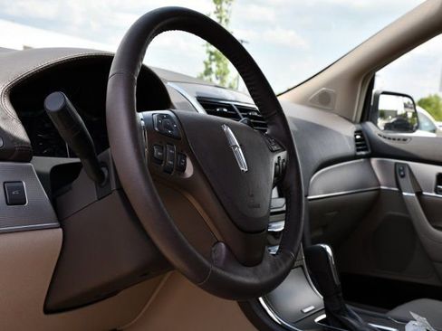Used 2014 Lincoln MKX FWD image 13