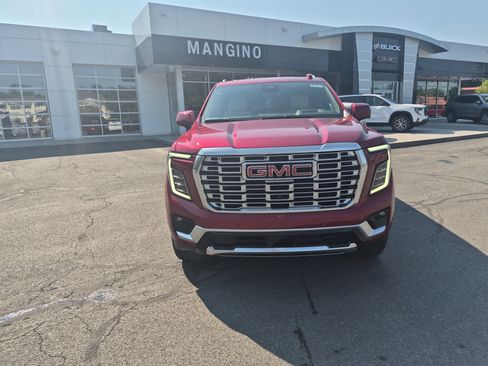 New 2026 GMC Yukon Denali w/ Denali Reserve Package AWD/4WD image 8