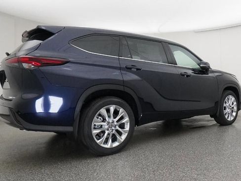 New 2026 Toyota Highlander Limited image 25