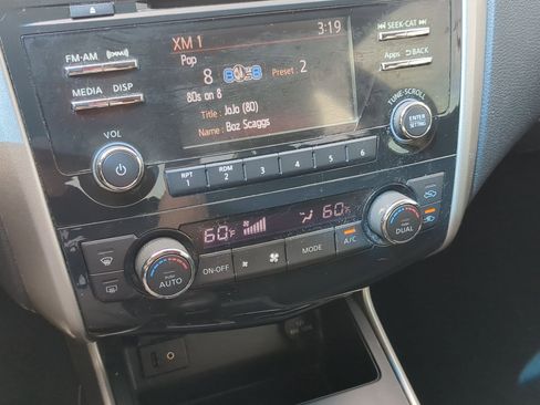 Used 2015 Nissan Altima 2.5 SV FWD image 16