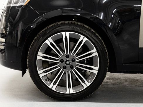 Used 2023 Land Rover Range Rover SE image 8