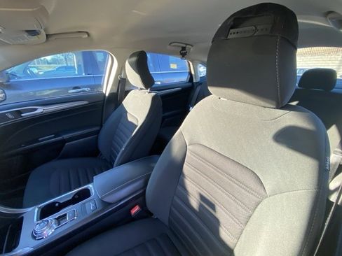 Used 2018 Ford Fusion SE w/ Fusion SE Technology Package image 7