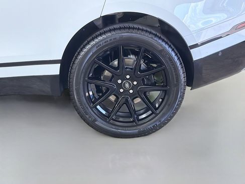 Used 2026 Land Rover Range Rover Velar Dynamic SE AWD/4WD image 37