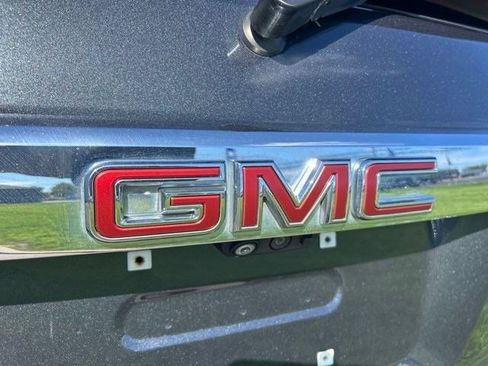 Used 2021 GMC Acadia Denali w/ Denali Technology Package FWD image 73