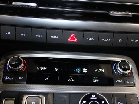 Used 2024 Hyundai Palisade Calligraphy image 49