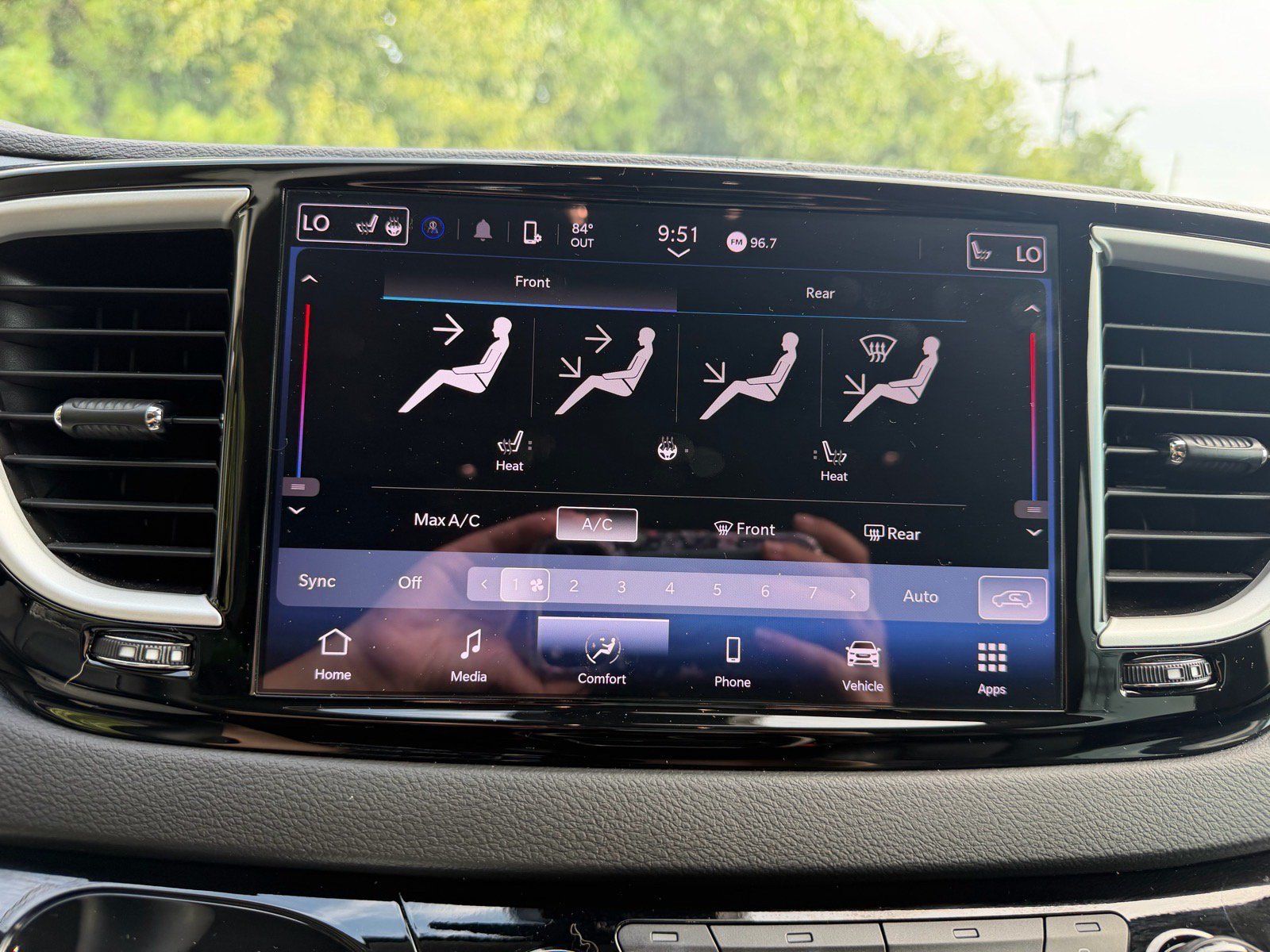 Used 2024 Chrysler Pacifica Touring-L FWD image 38