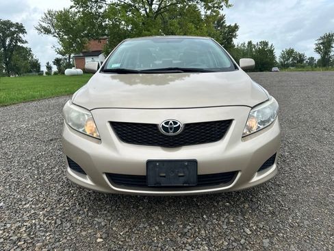 Used 2010 Toyota Corolla LE FWD image 2