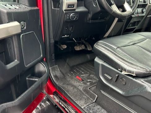 Used 2020 Ford F350 Lariat image 27