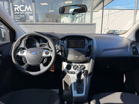 Used 2013 Ford Focus SE image 25