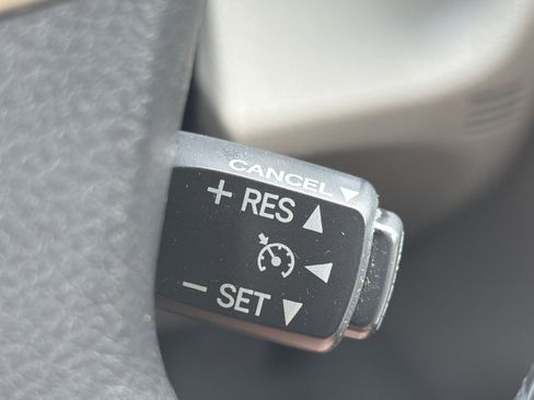 Used 2013 Toyota Camry XLE FWD image 33