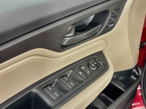 Certified 2024 Honda Odyssey EX-L image 17