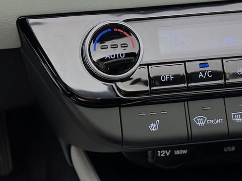 New 2025 Hyundai Elantra Limited image 19